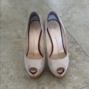 Giuseppe Zanotti Cream Peep-Toe Heels